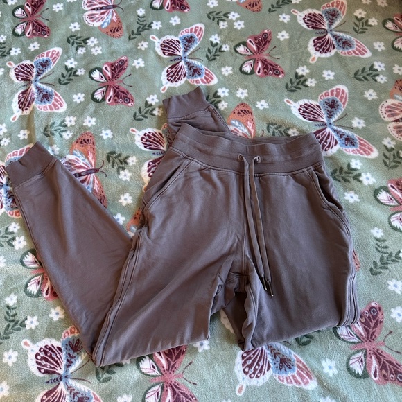 Lululemon Joggers - Picture 1 of 4